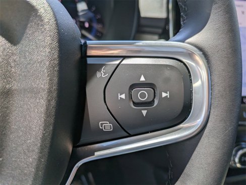 Certified 2023 Volvo XC40 B5 Plus image 27