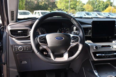 Used 2022 Ford Explorer XLT w/ Equipment Group 202A image 12