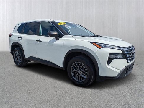 Used 2024 Nissan Rogue S image 1
