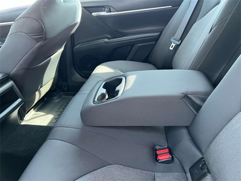 Used 2022 Toyota Camry LE image 12