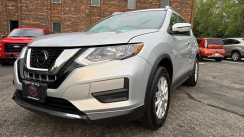 Used 2018 Nissan Rogue SV image 32