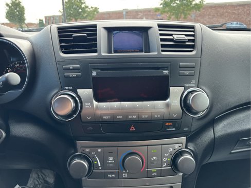 Used 2011 Toyota Highlander SE image 10
