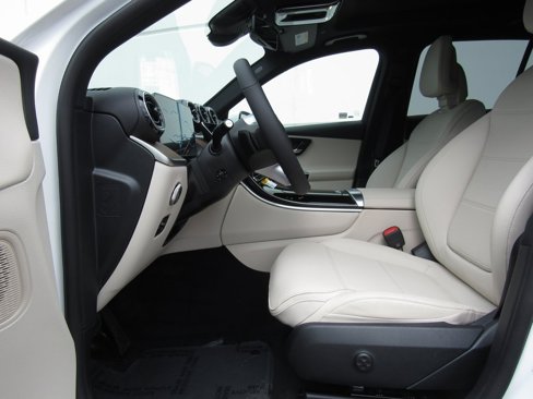 New 2025 Mercedes-Benz GLC 300 4MATIC image 9