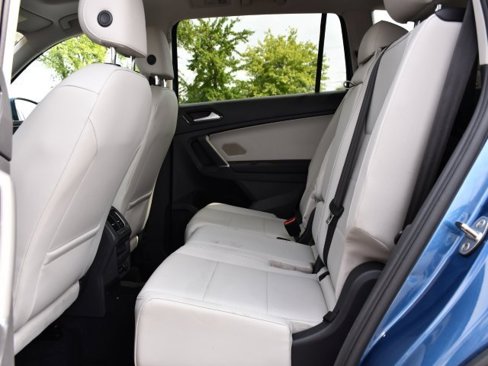 Used 2018 Volkswagen Tiguan SEL image 18