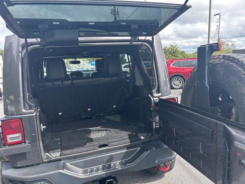 Used 2016 Jeep Wrangler Unlimited Rubicon image 29