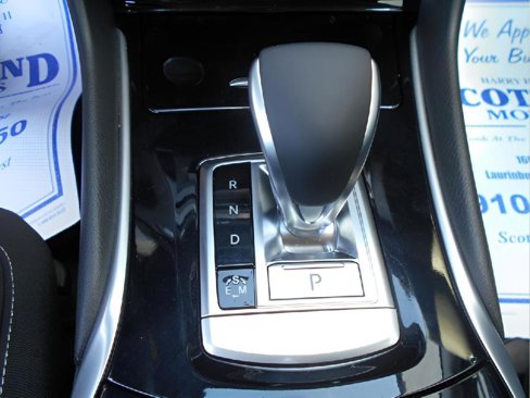 Used 2018 INFINITI QX30 image 9