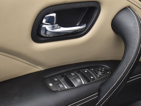 Used 2022 INFINITI QX80 Premium Select w/ All-Season Package image 16