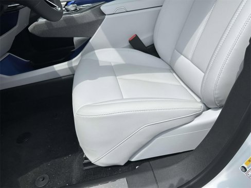 New 2025 Cadillac Optiq Luxury 1 image 15