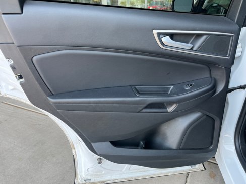 Used 2024 Ford Edge SEL image 16