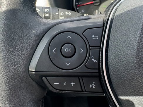 Used 2021 Toyota RAV4 XLE Premium image 26