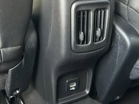 Certified 2018 Jeep Compass Latitude w/ Cold Weather Group image 28