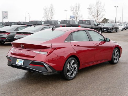 New 2025 Hyundai Elantra SEL image 3