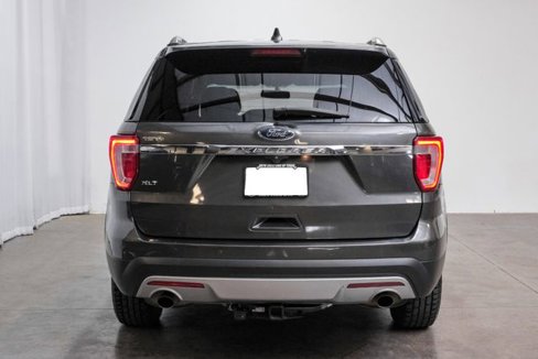 Used 2017 Ford Explorer XLT w/ Equipment Group 201A image 14