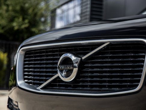 Used 2017 Volvo XC90 T8 R-Design w/ Vision Package image 15