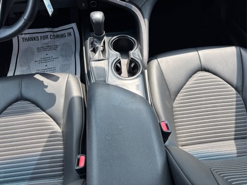 Used 2018 Toyota Camry SE image 21