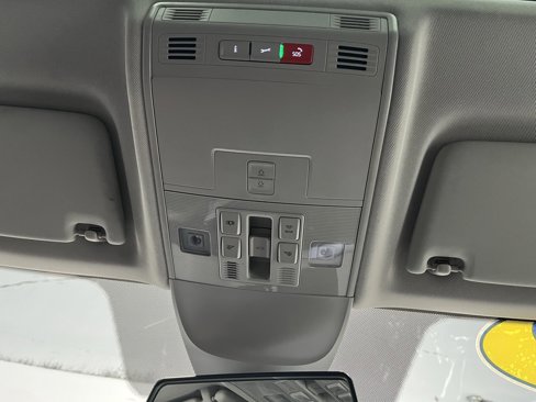 Used 2022 Volkswagen Taos SE image 9