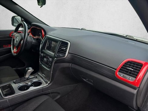 Used 2021 Jeep Grand Cherokee Laredo image 24