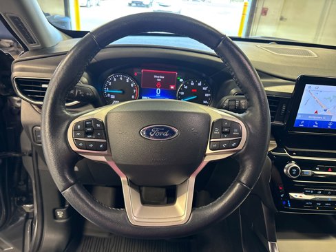 Used 2022 Ford Explorer Limited image 16