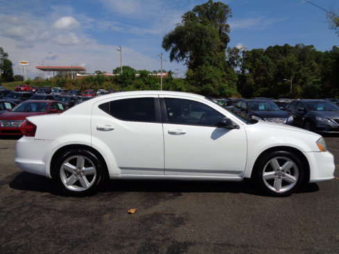 Used 2013 Dodge Avenger SE image 4