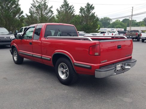 Used 1998 Chevrolet S10 Pickup LS w/ Preferred Equipment Group image 3