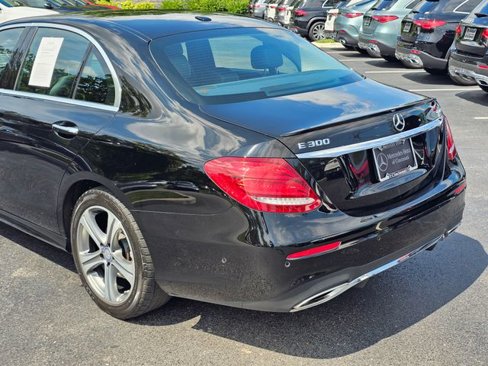 Used 2017 Mercedes-Benz E 300 4MATIC image 13