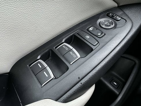 Used 2018 Honda Accord LX image 12