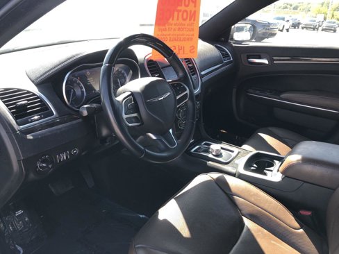Used 2018 Chrysler 300 Limited image 20