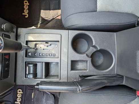 Used 2010 Jeep Liberty Sport image 18