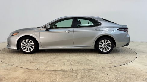 Used 2023 Toyota Camry LE image 2