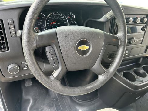 Used 2015 Chevrolet Express 2500 image 8