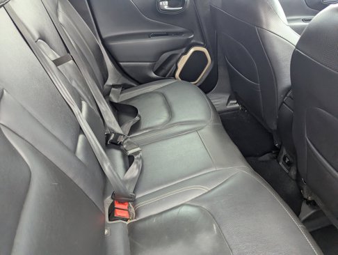 Used 2016 Jeep Renegade Limited image 14
