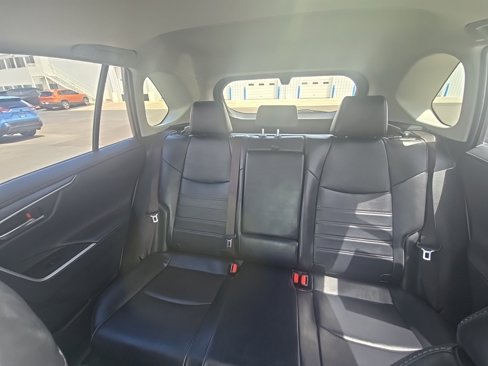 Used 2019 Toyota RAV4 Limited image 29