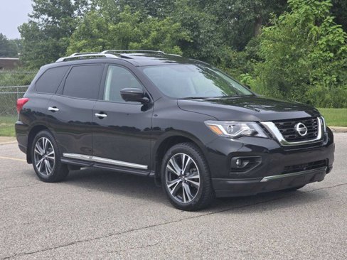 Used 2020 Nissan Pathfinder Platinum image 1