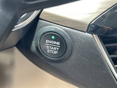 Used 2020 Ford Escape Titanium image 26