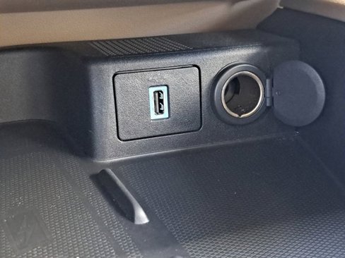 Used 2020 Ford Escape Titanium image 23