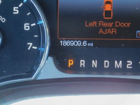 Used 2014 Ford F150 Platinum image 16