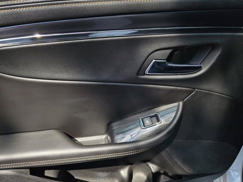 Used 2016 Chevrolet Impala LT image 11