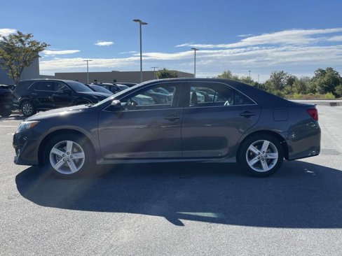Used 2014 Toyota Camry image 24