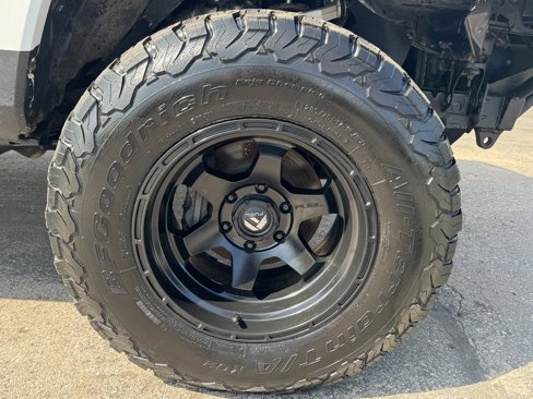 Used 2018 Toyota Tacoma SR5 image 40