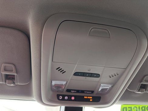 Used 2018 Chevrolet Equinox LT image 48