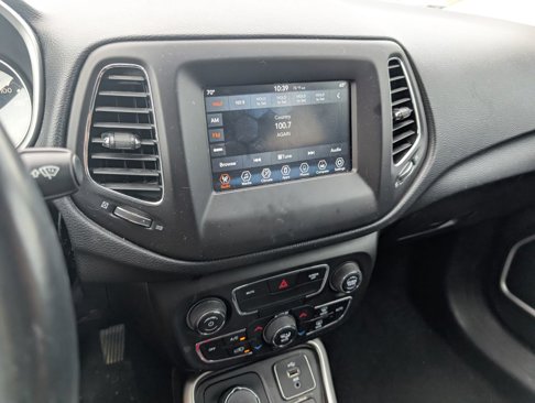 Used 2019 Jeep Compass Latitude image 19