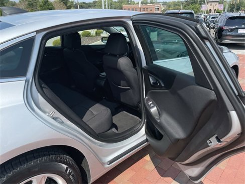 Used 2020 Chevrolet Malibu LS image 29