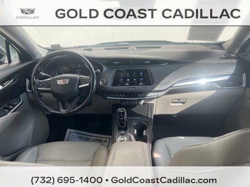 Used 2021 Cadillac XT4 Luxury w/ Cold Weather Package image 10