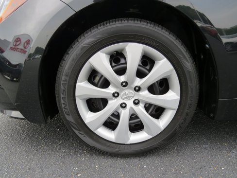 Used 2022 Toyota Corolla LE image 10