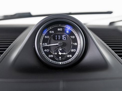 Certified 2025 Porsche Macan Turbo image 35