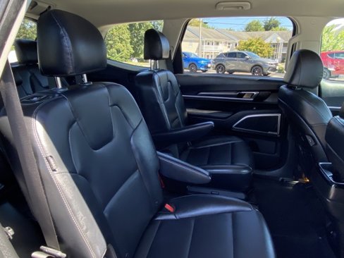 Used 2023 Kia Telluride S image 24