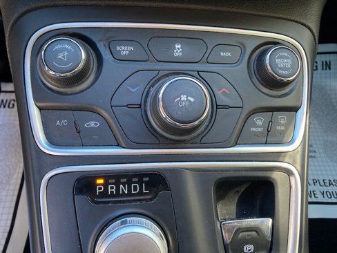 Used 2015 Chrysler 200 Limited w/ Spring Special Group image 27
