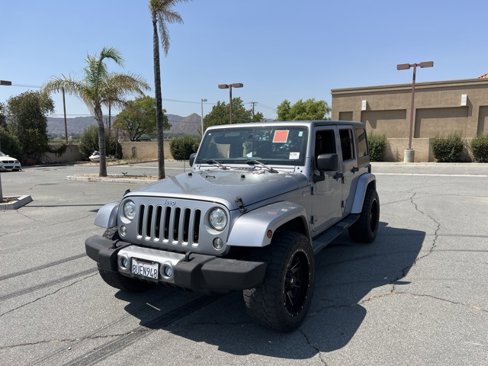 Used 2018 Jeep Wrangler Unlimited Sahara w/ Connectivity Group image 4