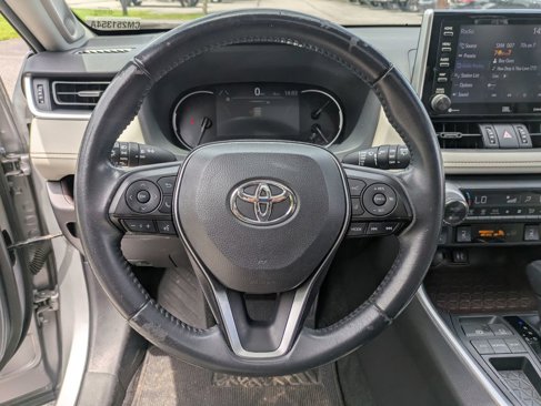 Used 2019 Toyota RAV4 Limited image 20