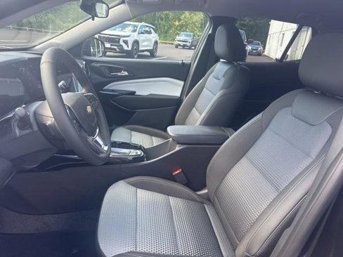 New 2025 Chevrolet Trax LT w/ Driver Confidence Package image 9